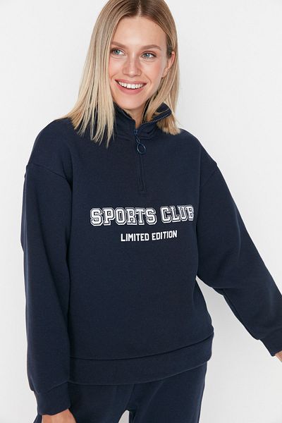 Trendyol Collection Silná fleecová mikina s nápisem Navy Blue Slogan - Twoaw23sw00703