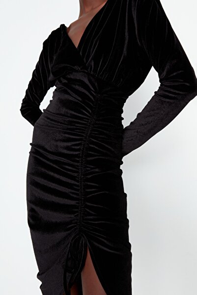 Trendyol Collection Černé pletené krátké svěšené večerní šaty - TPRAW23EL00128