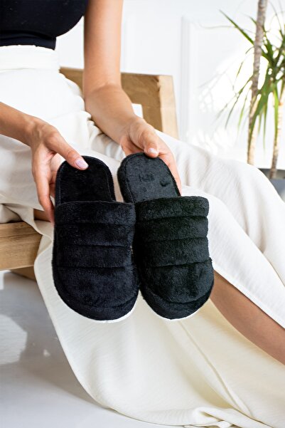 star shoes Черни плюшени дамски домашни чехли