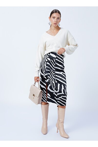 Fabrika Комфортна нормална талия черно - бяла дамска пола Cm-malena