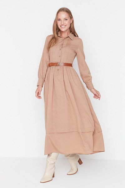 Trendyol Modest Světle hnědý košilový límec s žebrovaným proužkem tkané šaty TCTSS22EB00203