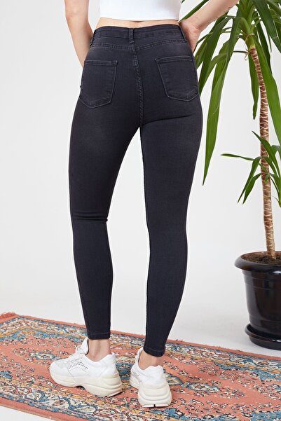 SHEVEGA Black Lycra Knee-Ripped Skinny Jeans Skinny Jeans (Slim Fit) Jeans