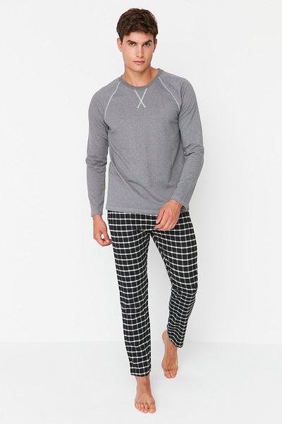 Trendyol Collection Anthrazitfarbenes Pyjama-Set mit normaler Passform - THMAW22PT0426