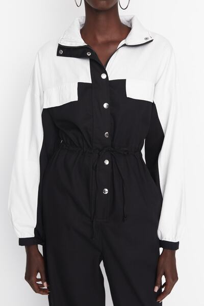 Trendyol Collection Černý overal s dlouhým tkaným pasem s blokovaným pasem TWOAW21TU0011