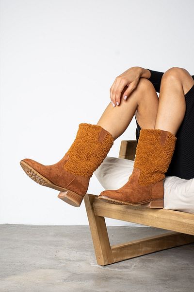 SHOEBELLAS Ghete de damă din piele de căprioară, maro Pisa