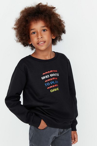 TRENDYOLKIDS Black Printed Crew Neck Boy's Knitted Sweatshirt TKDAW23SW00057