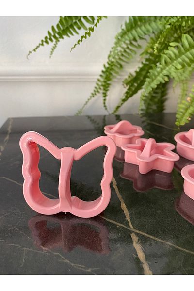 Elysian Cookie Molds Plastic 6 Pieces Heart Butterfly Moon Flower Mold Pink Biscuit Mold