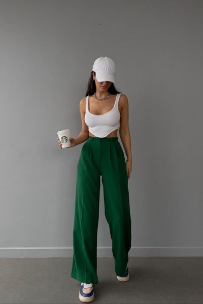 Kieran Pants - Emerald Green | Outfits, Holiday party outfit, Trendy work  outfit