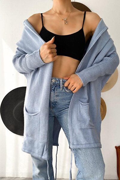FEMELLE Kadın Mavi Renk Yarasa Kol Çift Cep Kapüşonlu Bol Dökümlü Salaş Oversize Standart Beden Triko Hırka