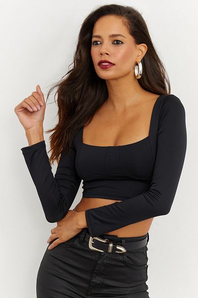 Cool & Sexy Γυναικεία Crop Μπλούζα με Μαύρο Τετράγωνο Γιακά CG263