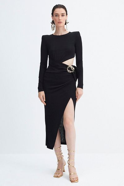 Trendyol Collection X Zeynep Tosun Abendkleid mit schwarzen Accessoires TPRAW23EL00401