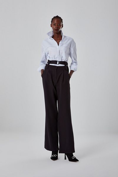 Mizalle Belt Detailed Black Trousers