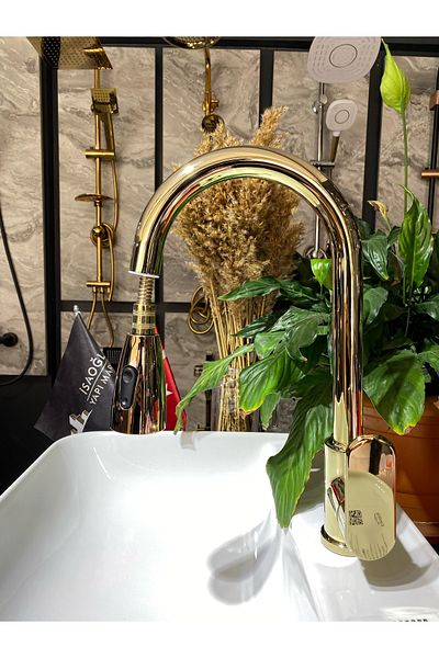 İSAOĞLU YAPI Glossy Gold Spiral Kitchen Faucet Spiral Sink Faucet Extending Kitchen Faucet with Movable Head