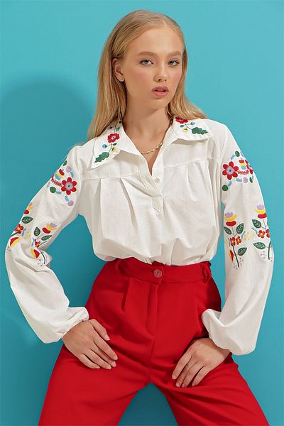 Trend Alaçatı Stili Cămașă albă din poplin brodat pentru femei ALC-X9210