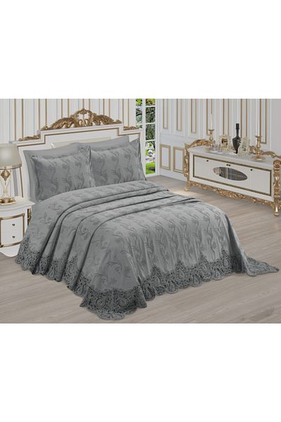 Şekerbibi Cream Colored Palmira Embroidered Chenille Pique Set