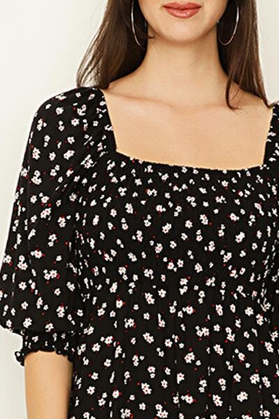 Select Moda Rochie mini de damă neagră cu imprimeu floral, cu guler pătrat