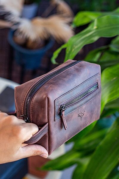 Garbalia Дамска чанта Boston от естествена кожа с цип и странично отделение унисекс Crazy Brown Clutch