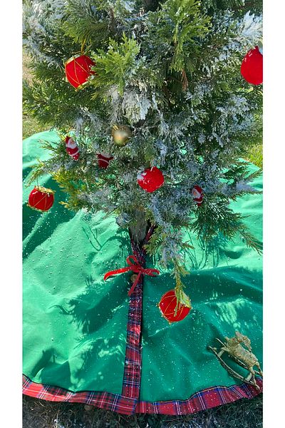 White Alamode Green Colored Christmas Pine Tree Cover