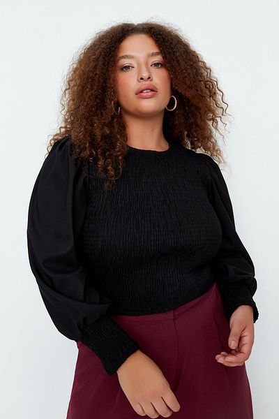 Trendyol Curve Schwarze, elastische, gewebte Bluse mit Ballonärmeln TBBAW23AF00108