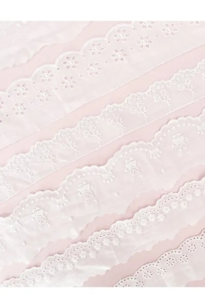 goblenkanaviçe Cotton 5 Percent Yards, Patterned Edge and Scallop Fabric