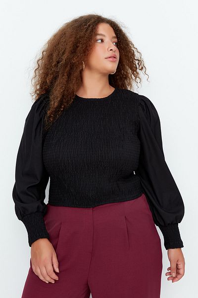 Trendyol Curve Schwarze, elastische, gewebte Bluse mit Ballonärmeln TBBAW23AF00108