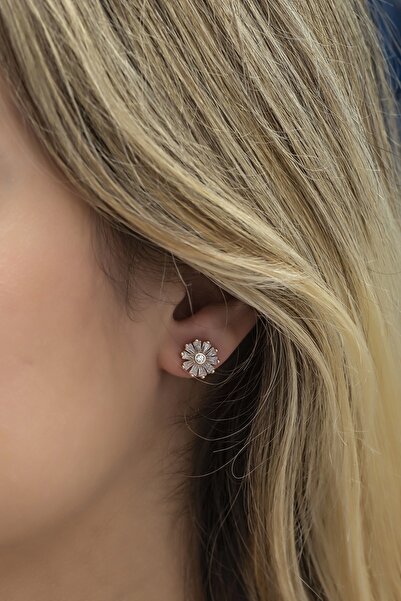 Nereze 925 Ayar Gümüş Beyaz Zirkon Baget Taşlı Kır Çiçeği Küpe