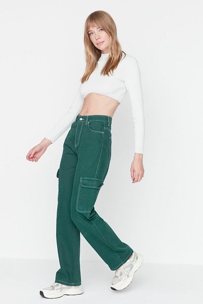 Trendyol Collection Grüne Cargo-Taschen-Jeans mit hoher Taille und weitem Bein TWOAW23JE00294