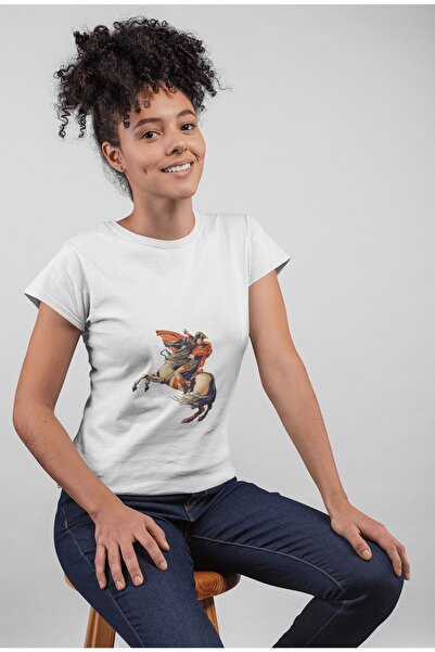 ErTaPassage Бяла дамска тениска с принт на Наполеон Бонапарт - T6388729