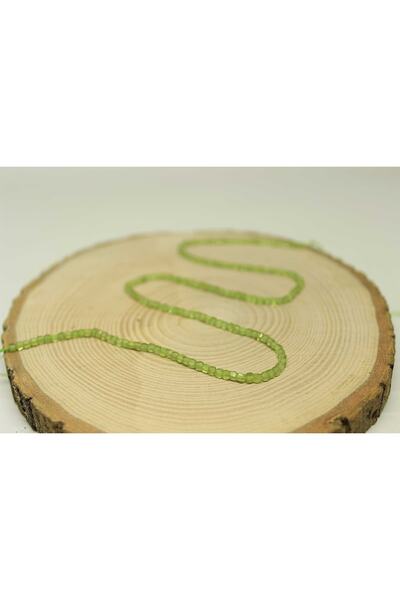 Yasamtohumu Piatra Peridot (zebercet) în formă de cub 2,5 mm
