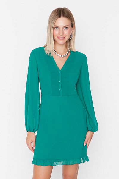Trendyol Collection Smaragdgrünes Super-Mini-Webkleid mit Knopfdetail und Details TWOAW22EL0693