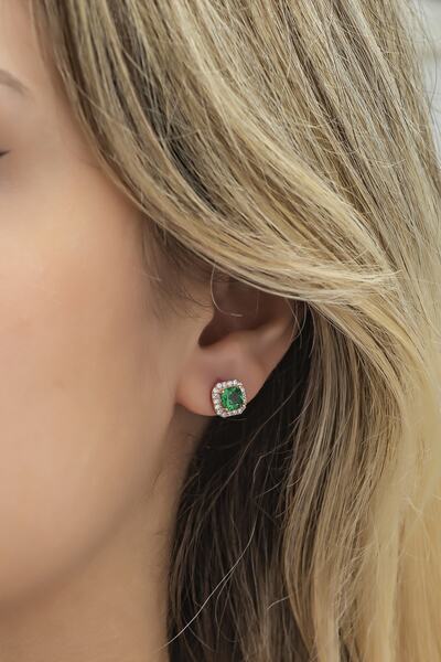 Nereze 925 Ayar Gümüş Yeşil Taşlı Kare Tektaş Küpe