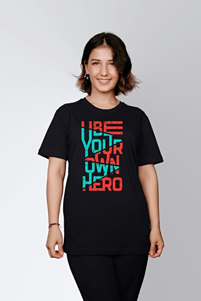 ErTaPassage Μαύρο γυναικείο μπλουζάκι με τύπωμα - Be a Hero Design T6473390