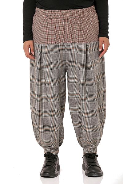 DISENTIS MODEST Plus Size Black Women's Trousers with Pleat Detail and Fabric Garnish and Shalwar Cut Pockets on the Leg and Base