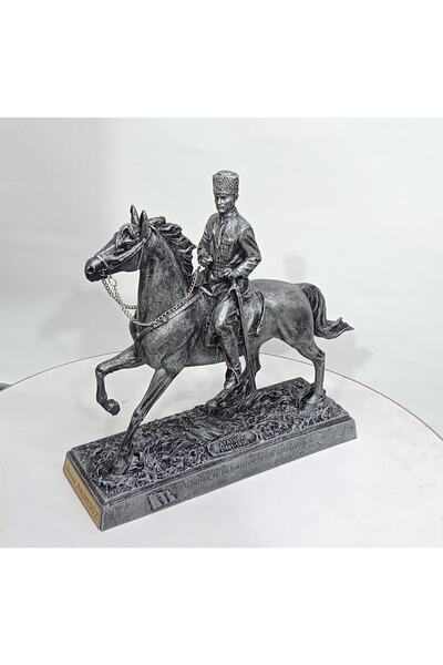 ATOLYECLARTE Atlı Atatürk Heykeli