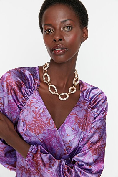 Trendyol Collection Krátké stylové fialové večerní šaty – detail se stahovací šňůrkou, tkané TPRAW23EL00297