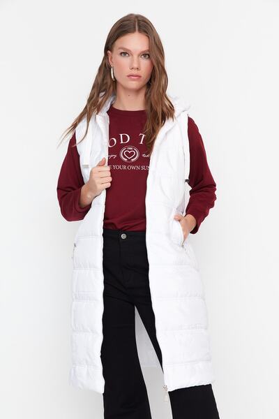 Trendyol Modest Λεπτομερές γιλέκο με λευκή κουκούλα τσέπης TCTAW23YL00005