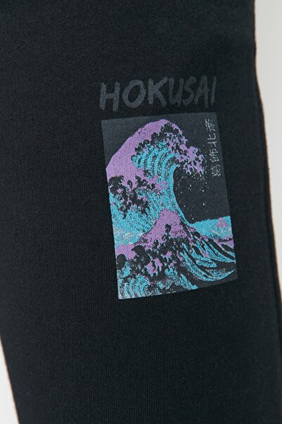 Trendyol Collection Black Men's Regular Fit Elastic Leg Art Licensed Sweatpants TMNAW23EA00007