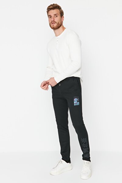 Trendyol Collection Black Men's Regular Fit Elastic Leg Art Licensed Sweatpants TMNAW23EA00007