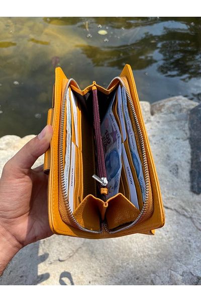 DERKON Oslo Hand-held Yellow Wallet with Phone Compartment