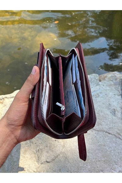 DERKON Oslo Hand-held Claret Red Wallet with Phone Compartment