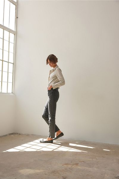 Trendyol Collection Schwarze, nachhaltigere Bootcut-Jeans mit hoher Taille TWOAW23JE00353