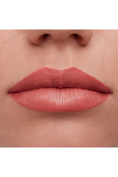 lykd Matte Lipstick 228 - Lasting Model
