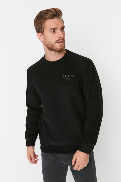Trendyol Collection Schwarzes Fleece-Sweatshirt mit Rundhalsausschnitt – Anti-Pilling, Textdruck, TMNAW23SW00340