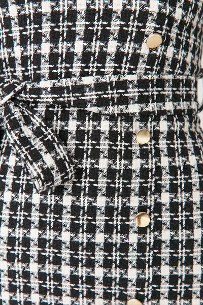 Trendyol Collection Super mini tkané šaty s černým páskem TWOAW23EL00405