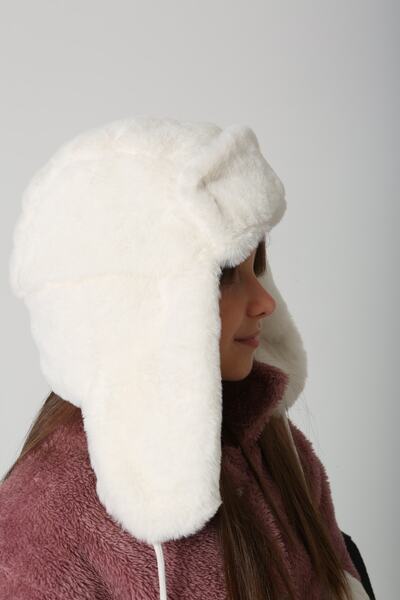 FELLMENS Girl's Beret Hat - Ecru Plush, Fur and Pompom