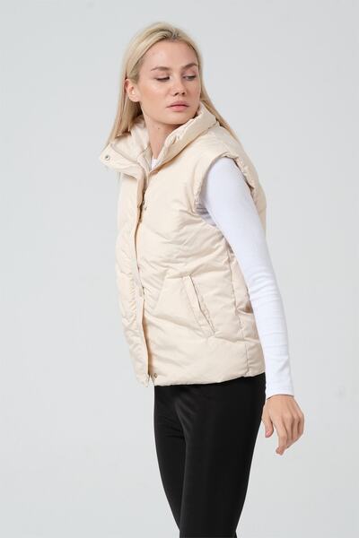 diaves Women's Ecru Collar Stand-Up Lining Fiber Filled Short Puffer Vest