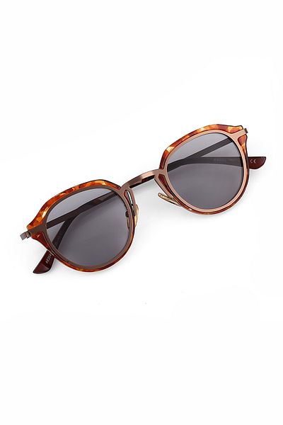 TomyHelf Unisex Sunglasses - Stylish and Comfortable Design