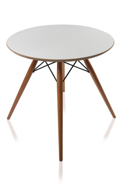 Dorcia Home Yuvarlak Ahşap Ayaklı Ahşap Masa Ve 2 Adet Kırmızı Eames Sandalye Seti Mutfak-balkon-bahçe Takımı