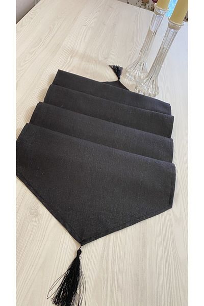 White Alamode Runner cu ciucuri de in negru