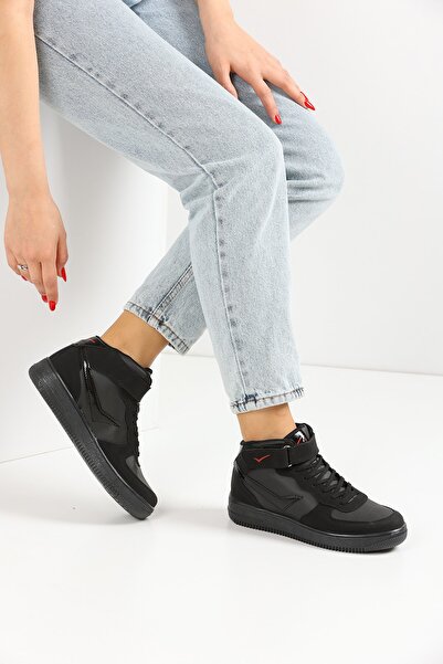 en7 Black Unisex Sports Shoes 2185